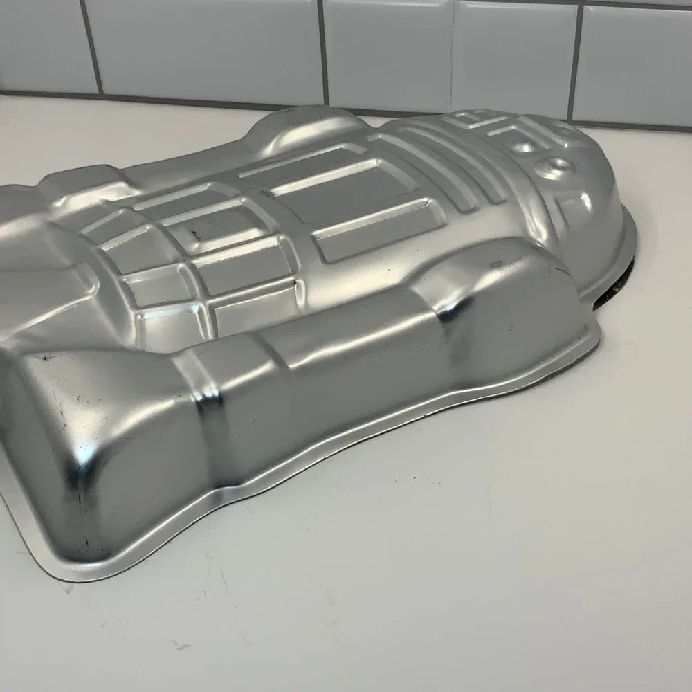 Vintage 1980 Wilton Star Wars R2-D2 Cake Pan Empire Strikes Back 2105-1294